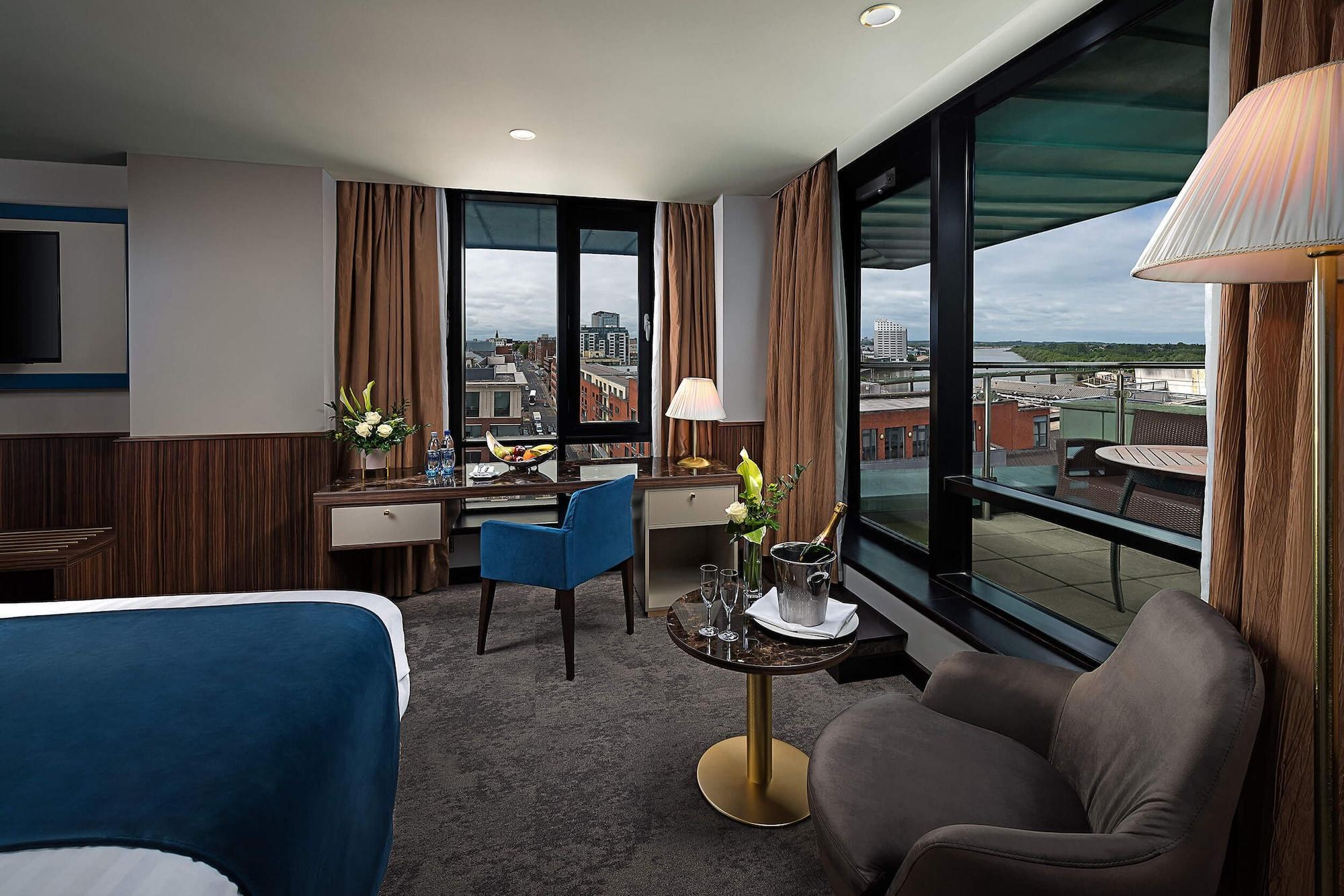 Limerick Junction The Savoy Hotel מראה חיצוני תמונה A room at the hotel