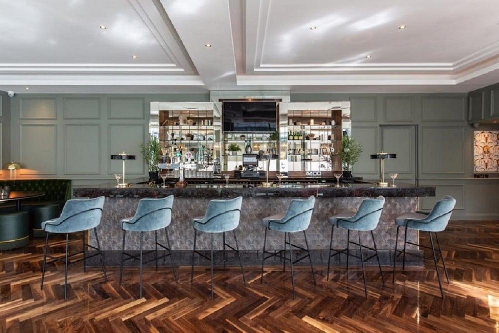 Limerick Junction The Savoy Hotel מראה חיצוני תמונה The bar at the 1907