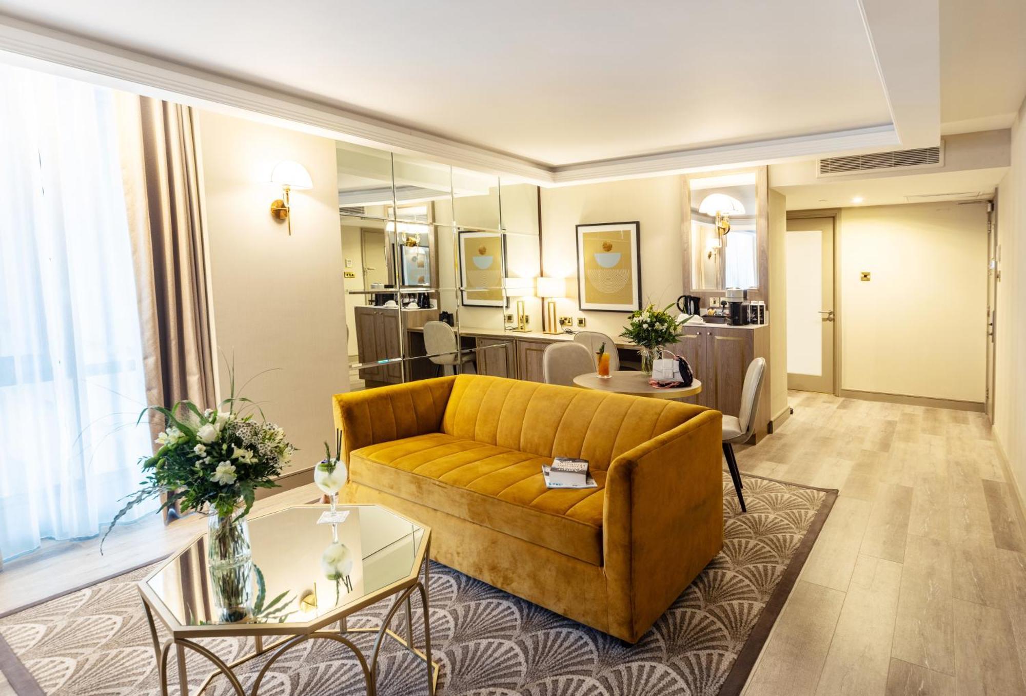Limerick Junction The Savoy Hotel מראה חיצוני תמונה Suite at the Hilton London West End