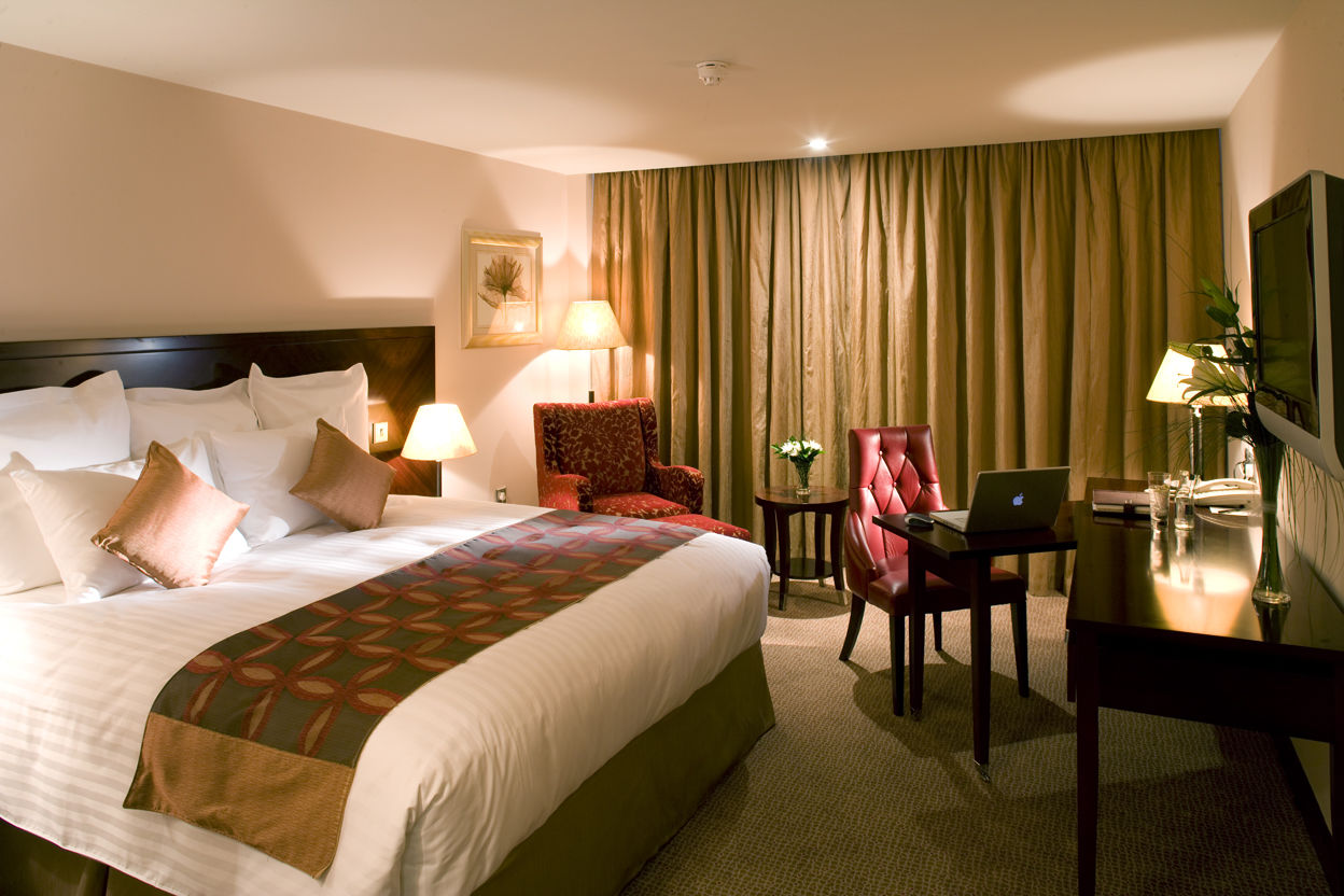Limerick Junction The Savoy Hotel מראה חיצוני תמונה A room at the hotel